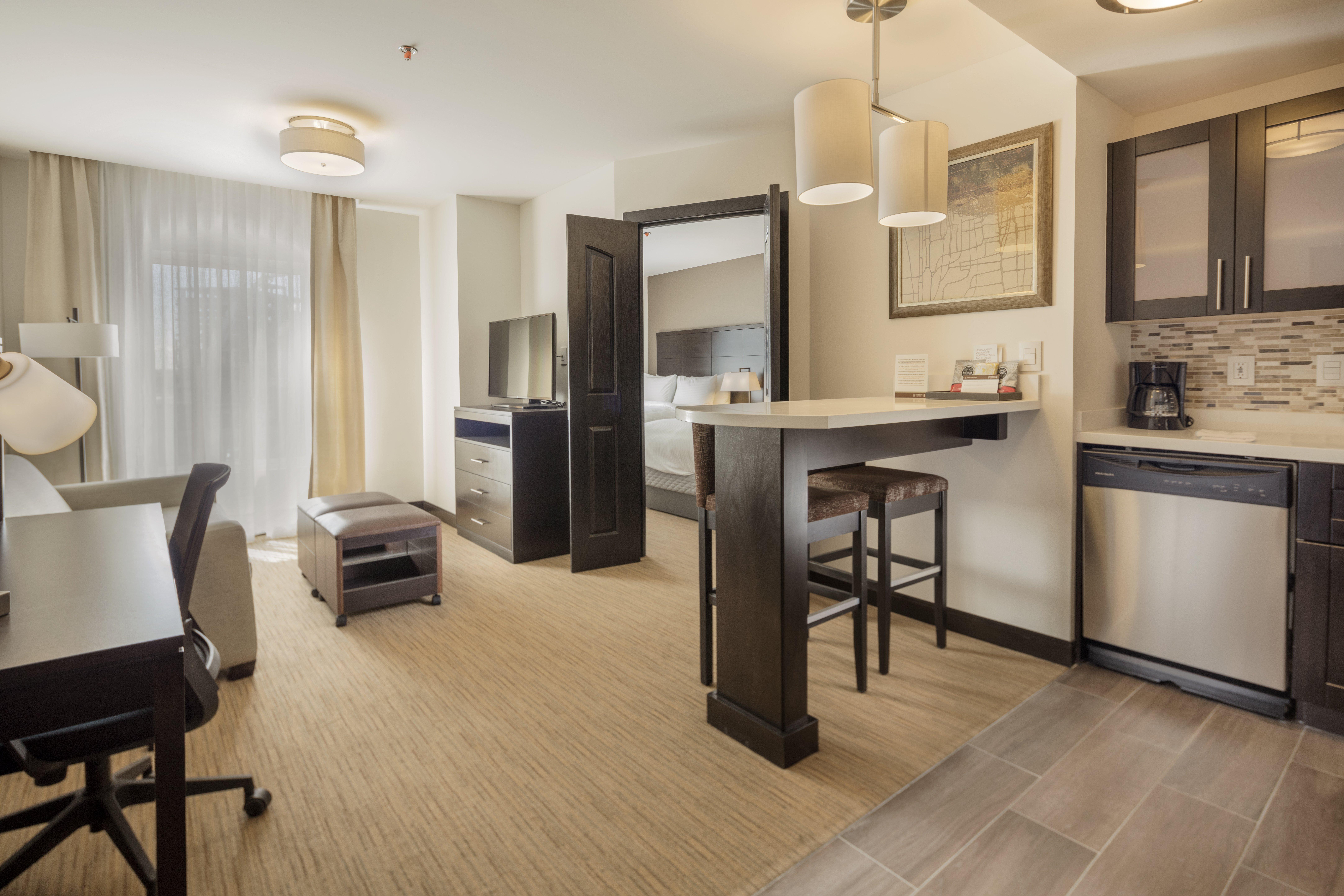 Staybridge Suites - Irapuato By Ihg מראה חיצוני תמונה
