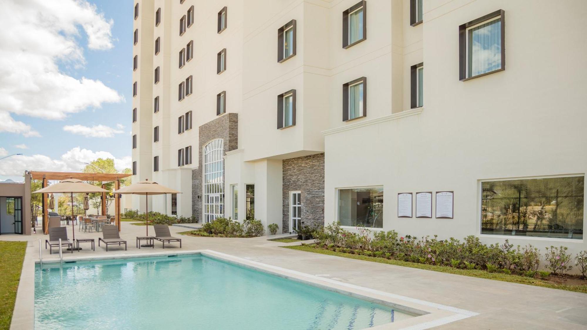Staybridge Suites - Irapuato By Ihg מראה חיצוני תמונה